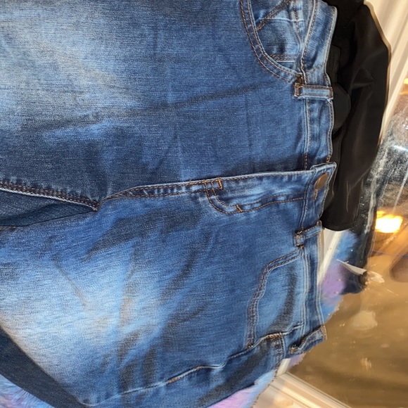 Ripped - Picture 2 of 5